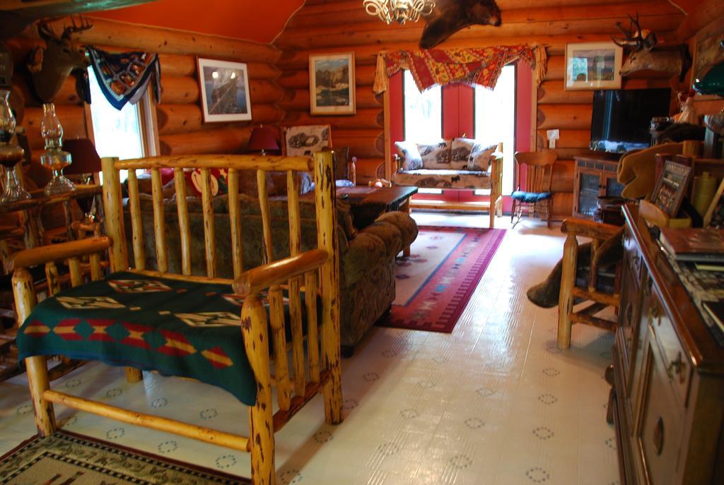 Kicking Horse Canyon Guest House Golden Zewnętrze zdjęcie
