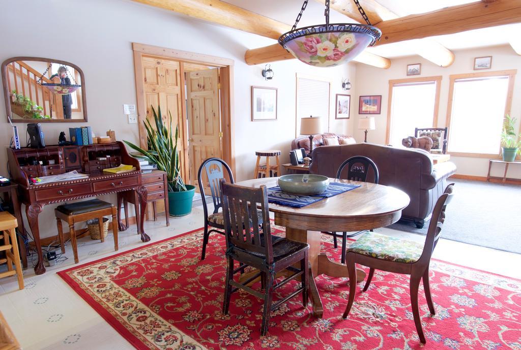 Kicking Horse Canyon Guest House Golden Zewnętrze zdjęcie