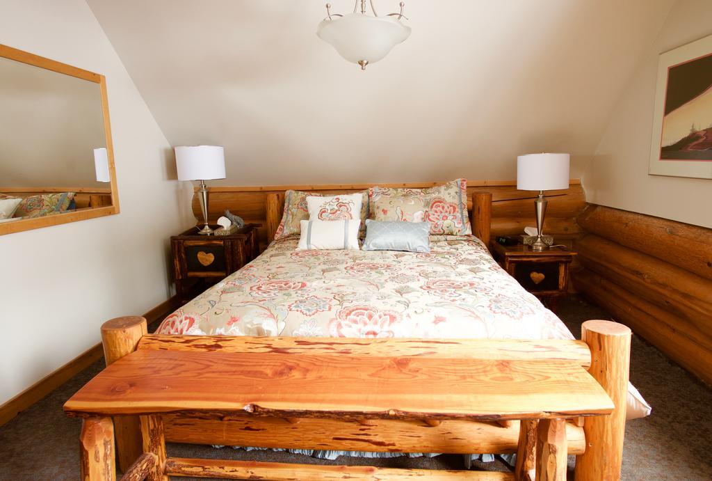Kicking Horse Canyon Guest House Golden Zewnętrze zdjęcie