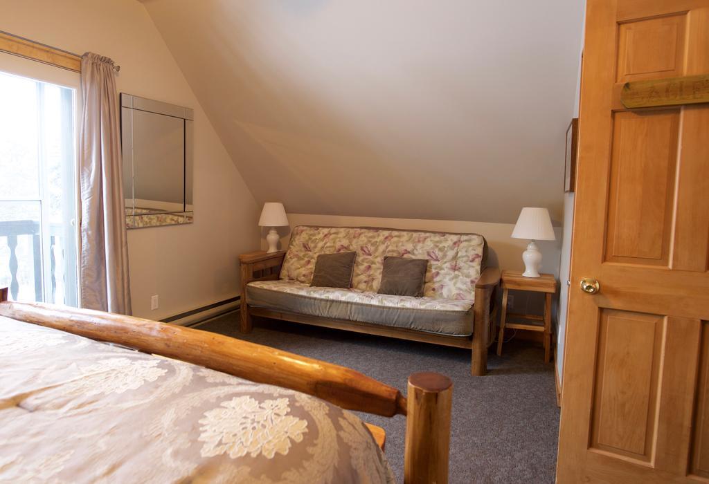 Kicking Horse Canyon Guest House Golden Zewnętrze zdjęcie