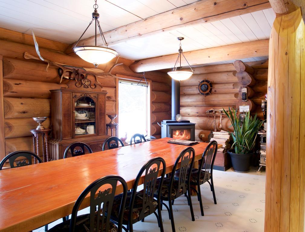 Kicking Horse Canyon Guest House Golden Zewnętrze zdjęcie