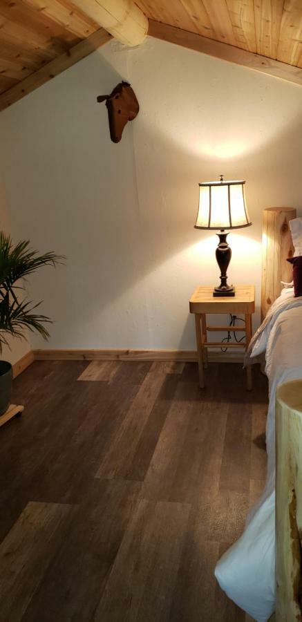 Kicking Horse Canyon Guest House Golden Zewnętrze zdjęcie