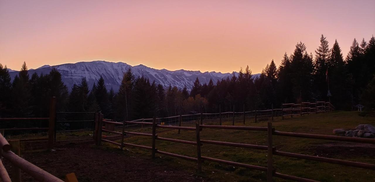 Kicking Horse Canyon Guest House Golden Zewnętrze zdjęcie